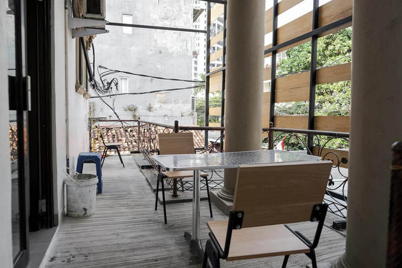 Reddoorz Plus Near Taman Anggrek Mall Jakarta Buitenkant foto
